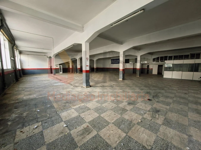 Armazém para Venda em Amora Foto 7