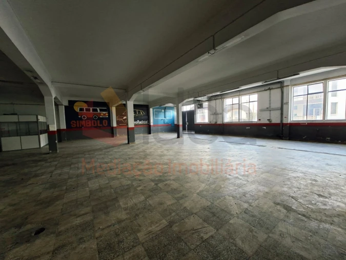 Armazém para Venda em Amora Foto 10