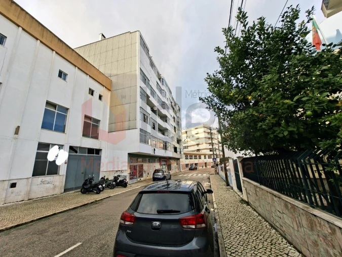 Armazém para Venda em Amora Foto 27