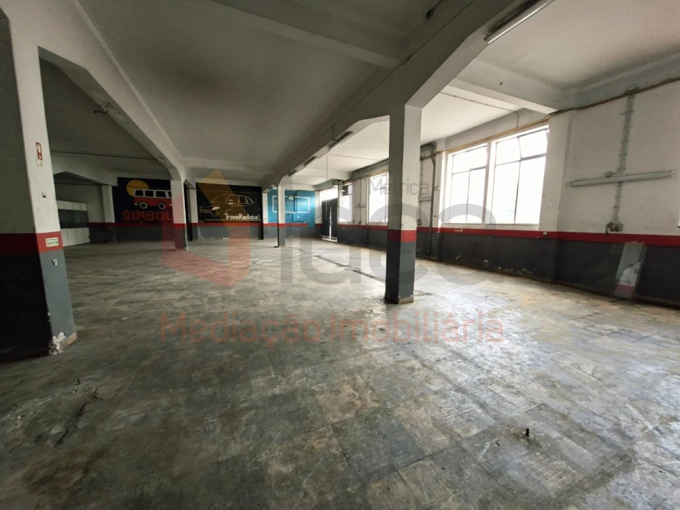 Armazém para Venda em Amora Foto 8