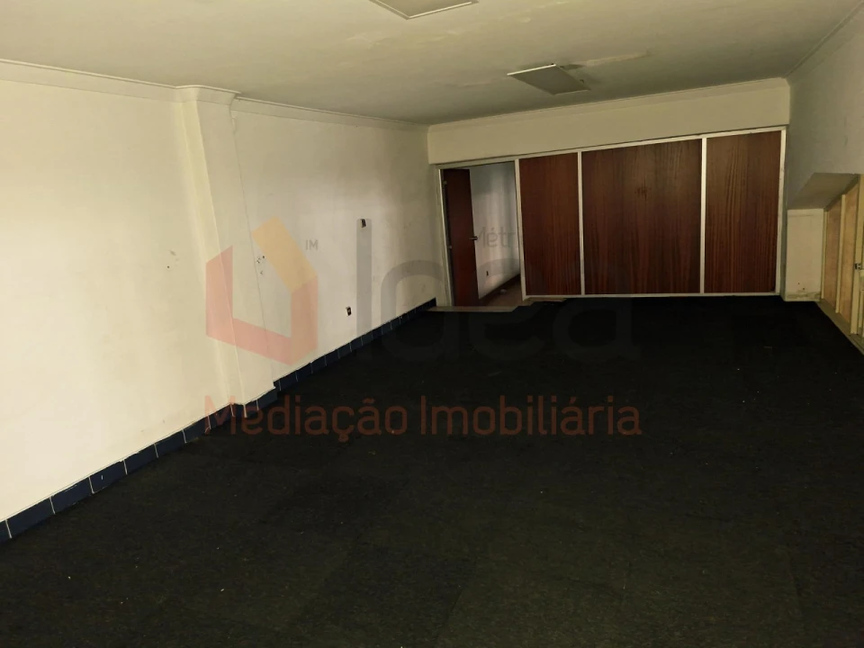 Armazém para Venda em Amora Foto 12