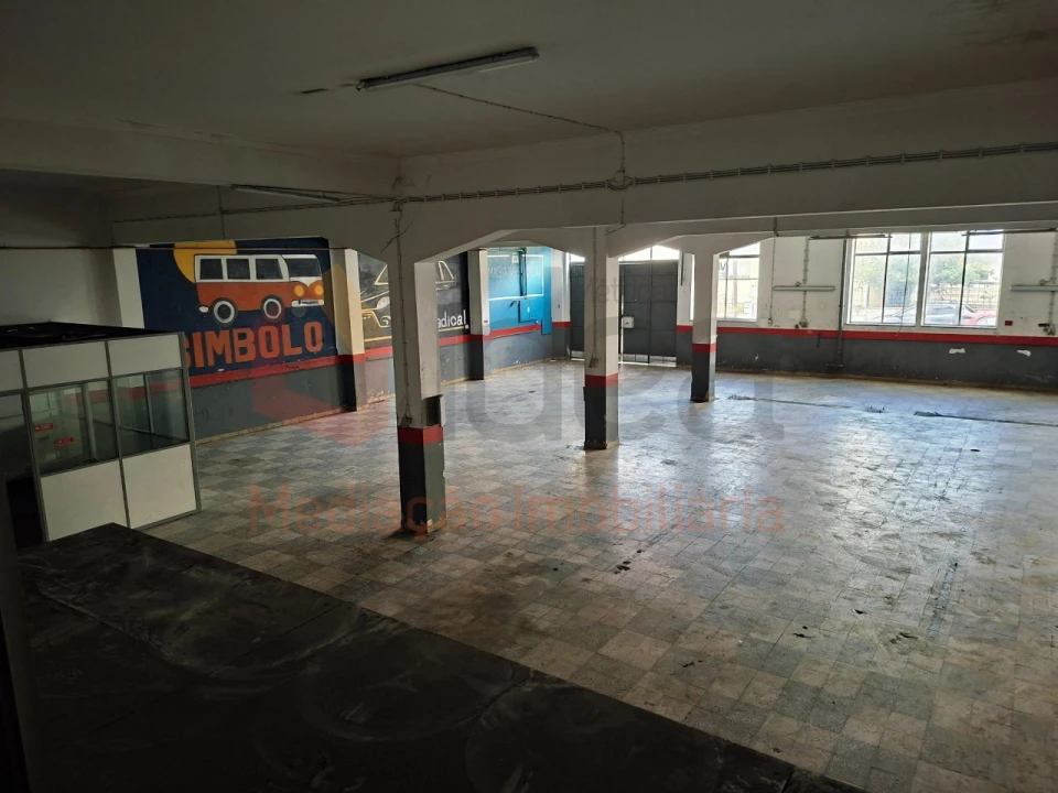 Armazém para Venda em Amora Foto 14