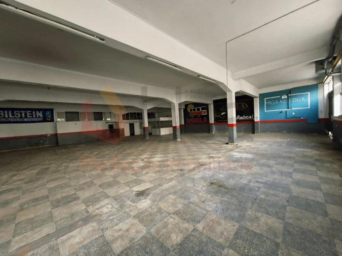 Armazém para Venda em Amora Foto 3