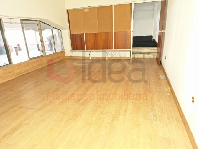 Armazém para Venda em Amora Foto 10