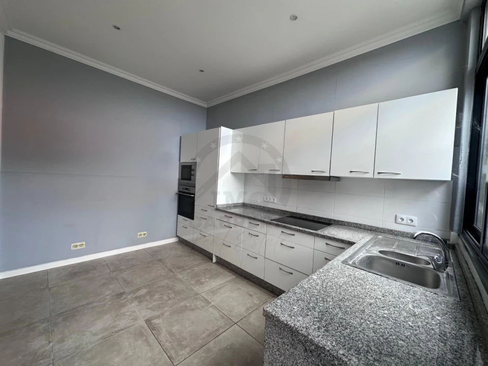 Moradia T4 para Venda em Funchal (Santa Luzia) Foto 8