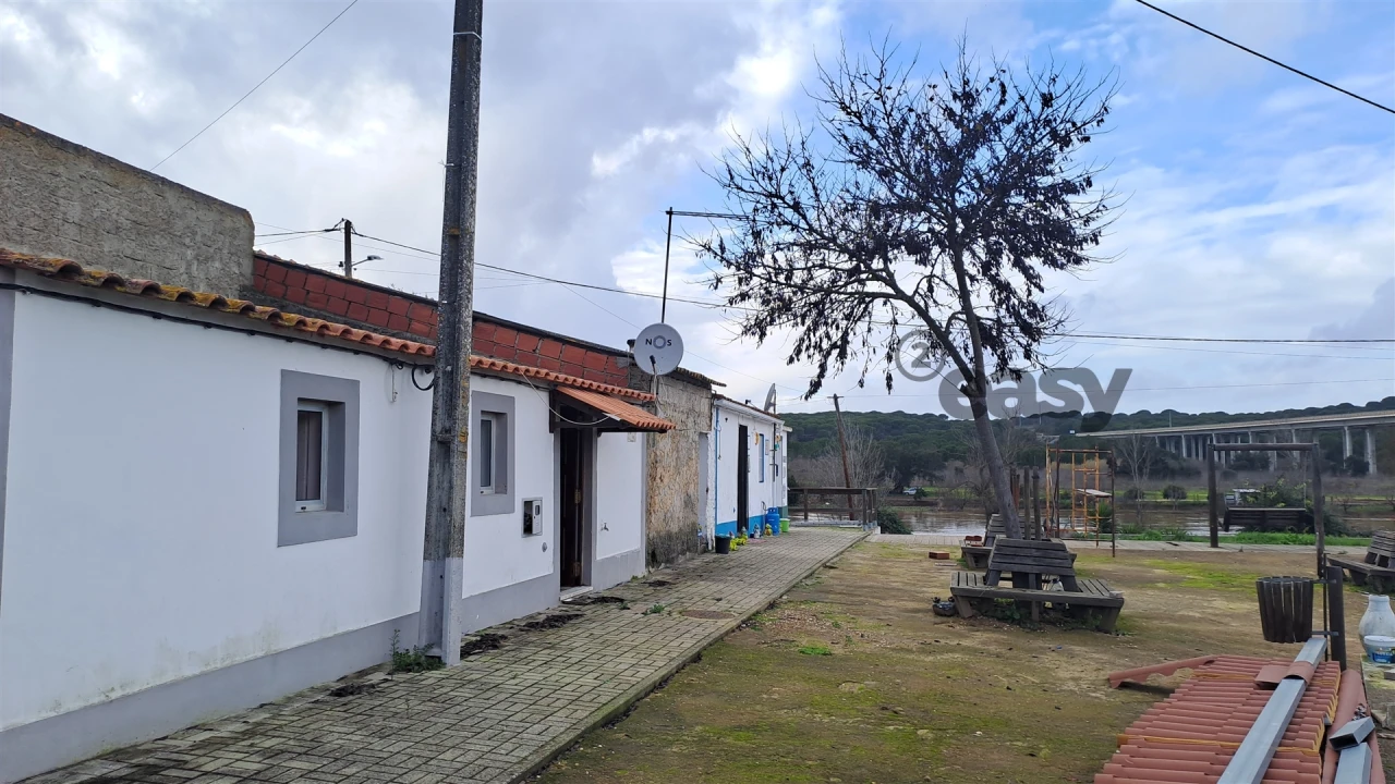 Moradia T1 para Venda em Figueira dos Cavaleiros Foto 4