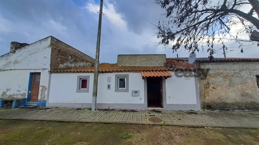 Moradia T1 para Venda em Figueira dos Cavaleiros Foto 3