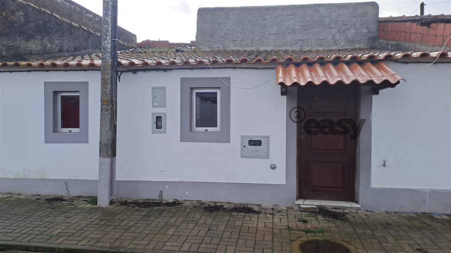 Moradia T1 para Venda em Figueira dos Cavaleiros Foto 2