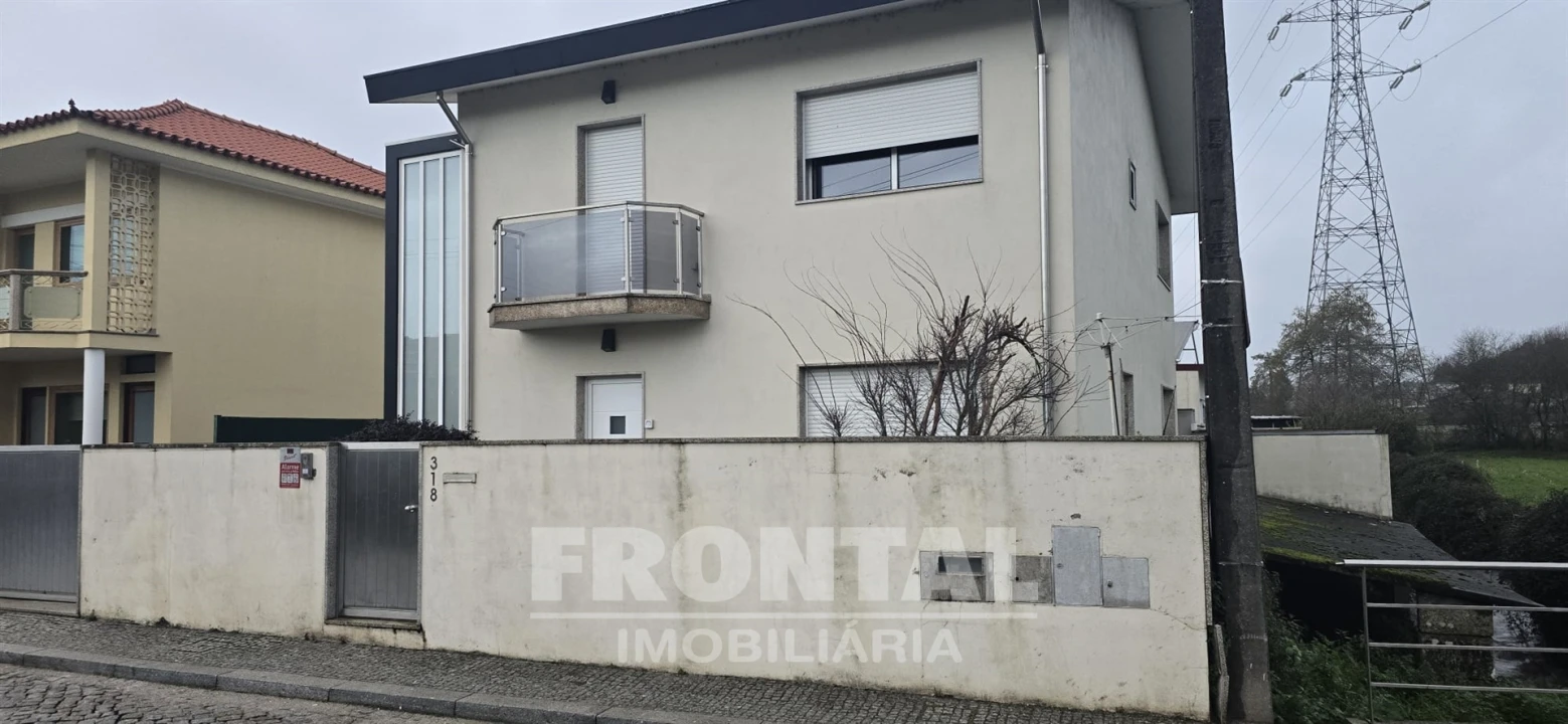 Moradia T3 para Venda em Cidade da Maia Foto 3