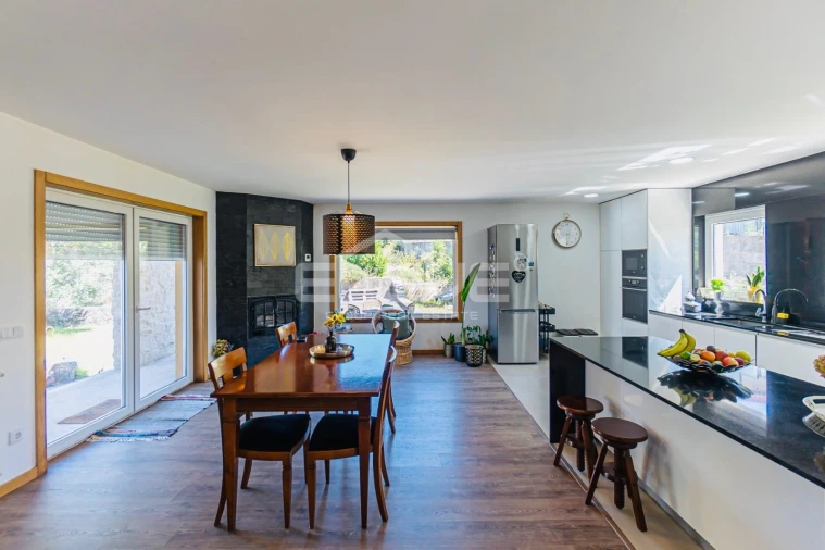 Moradia T3 para Venda em Fajões Foto 1