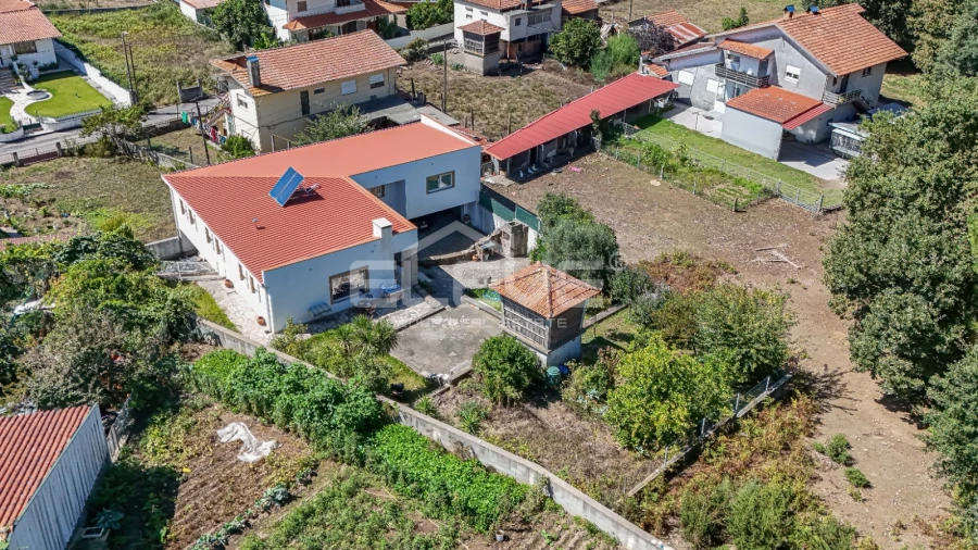 Moradia T3 para Venda em Fajões Foto 33