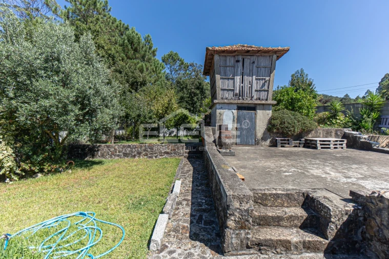 Moradia T3 para Venda em Fajões Foto 24