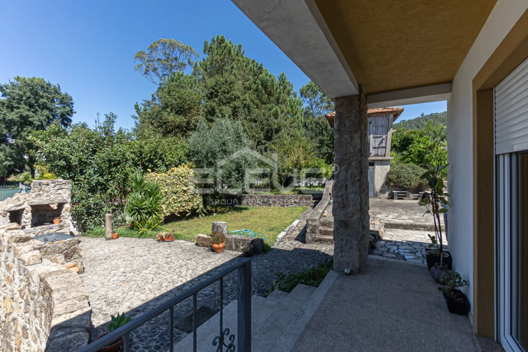 Moradia T3 para Venda em Fajões Foto 23