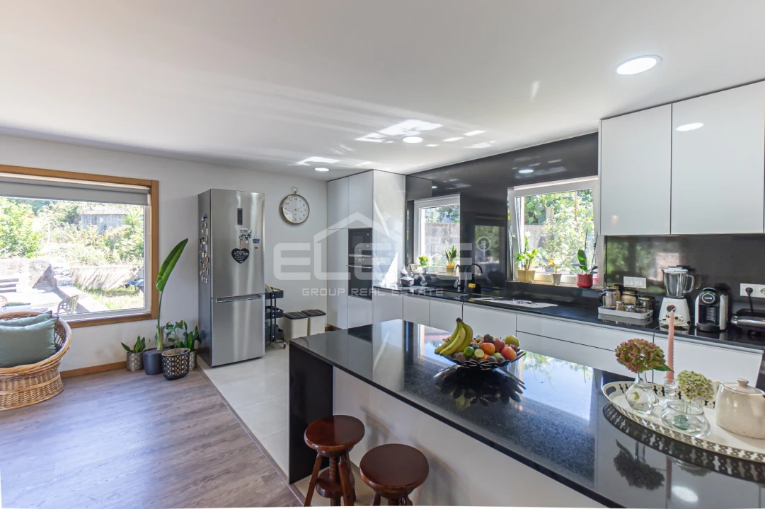 Moradia T3 para Venda em Fajões Foto 5