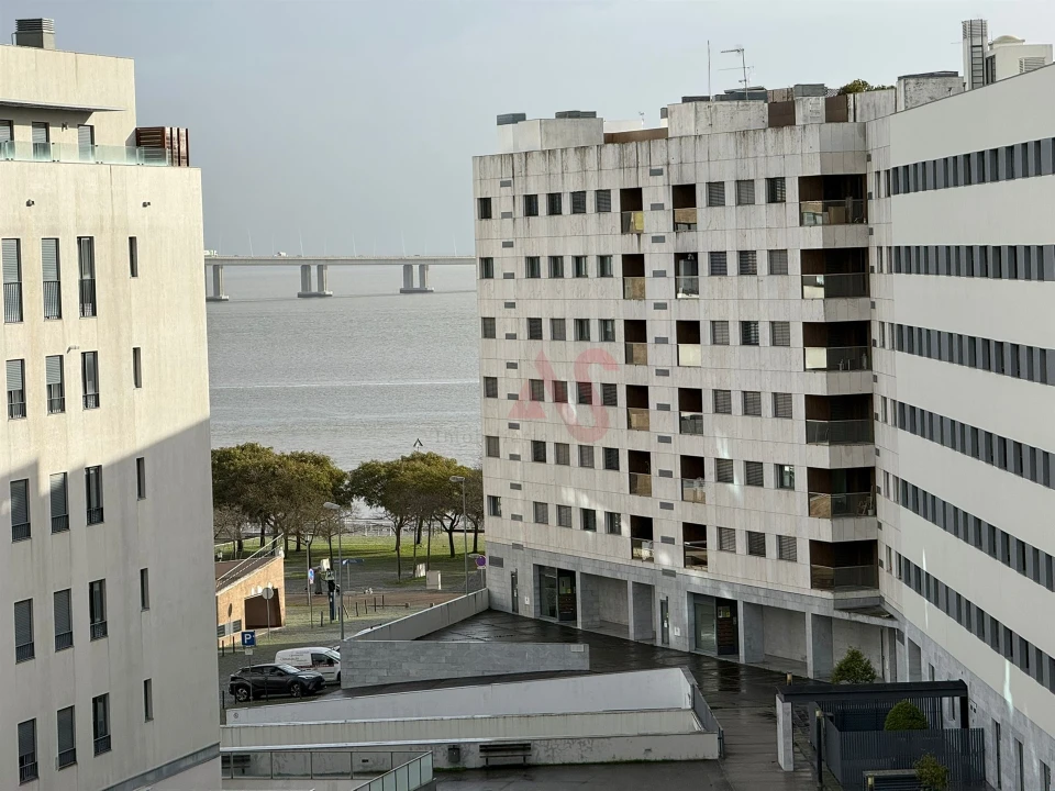 Apartamento T1 para Arrendamento em Parque das Nações Foto 2