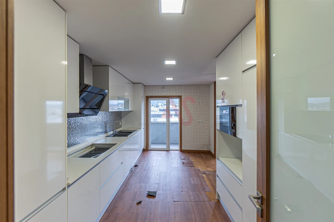 Apartamento T3 para Venda em Ferreiros e Gondizalves Foto 4