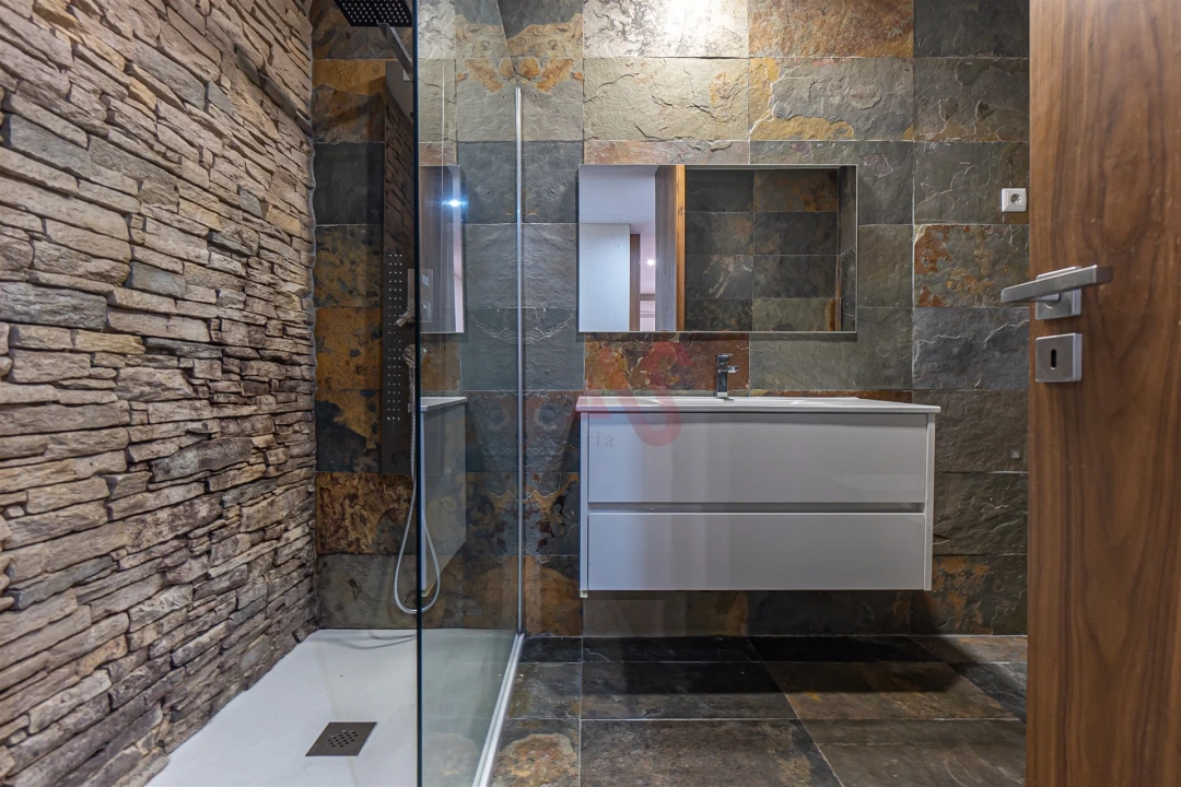 Apartamento T3 para Venda em Ferreiros e Gondizalves Foto 18