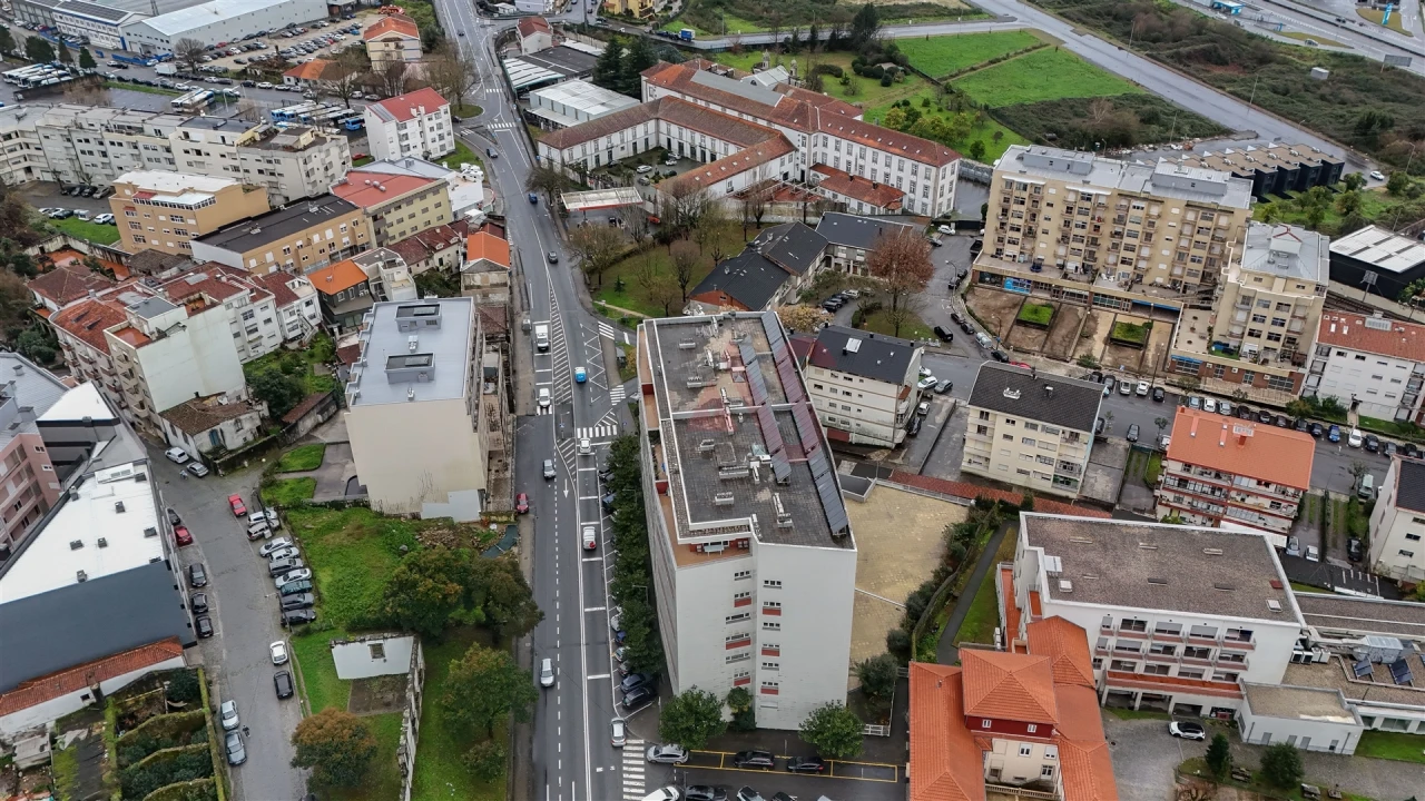 Apartamento T3 para Venda em Ferreiros e Gondizalves Foto 23