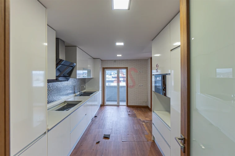 Apartamento T3 para Venda em Ferreiros e Gondizalves Foto 4