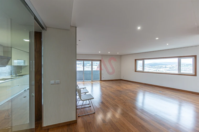 Apartamento T3 para Venda em Ferreiros e Gondizalves Foto 9