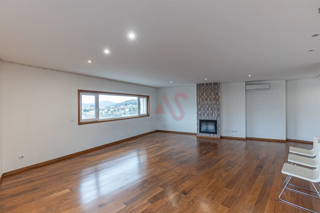 Apartamento T3 para Venda em Ferreiros e Gondizalves Foto 11