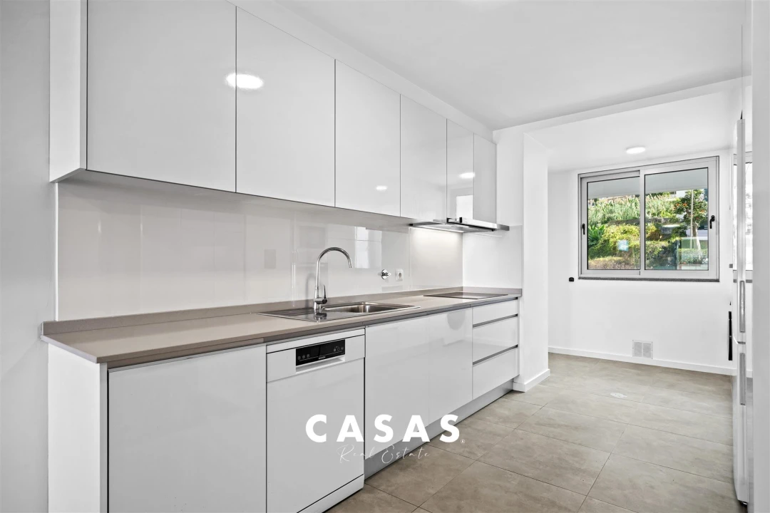 Apartamento T2 para Venda em São Martinho Foto 10