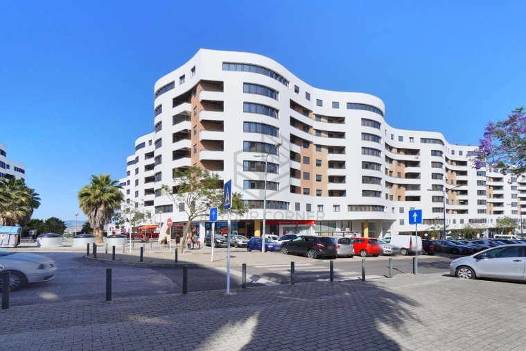 Apartamento T3 para Arrendamento em Loures Foto 17