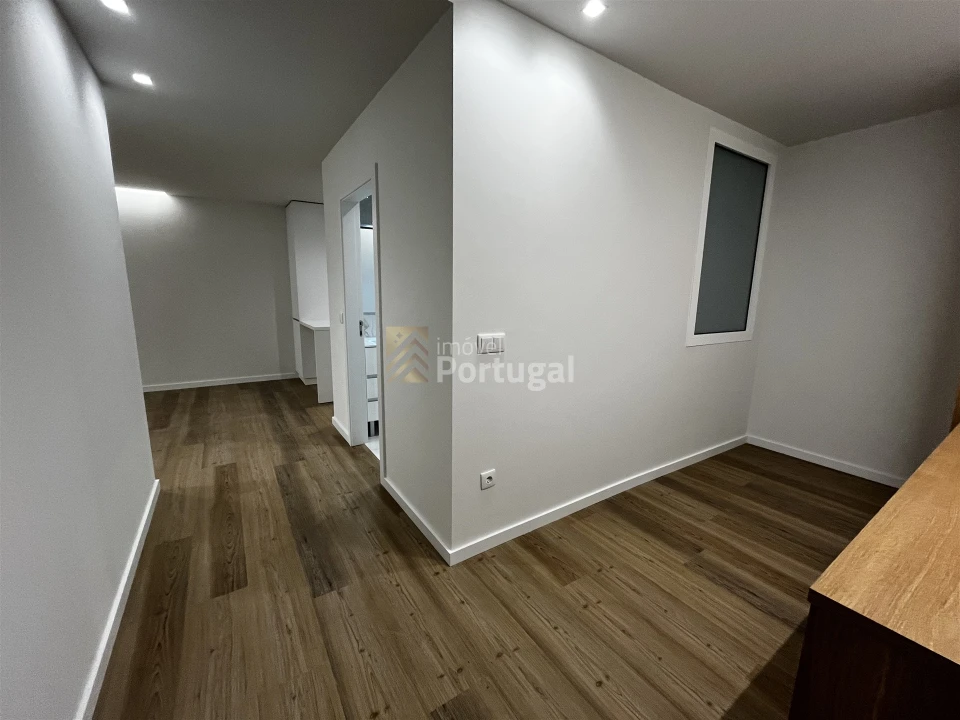 Apartamento T1 para Arrendamento em Braga (Maximinos, Sé e Cividade) Foto 7