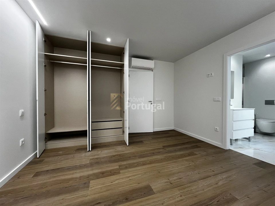 Apartamento T1 para Arrendamento em Braga (Maximinos, Sé e Cividade) Foto 15