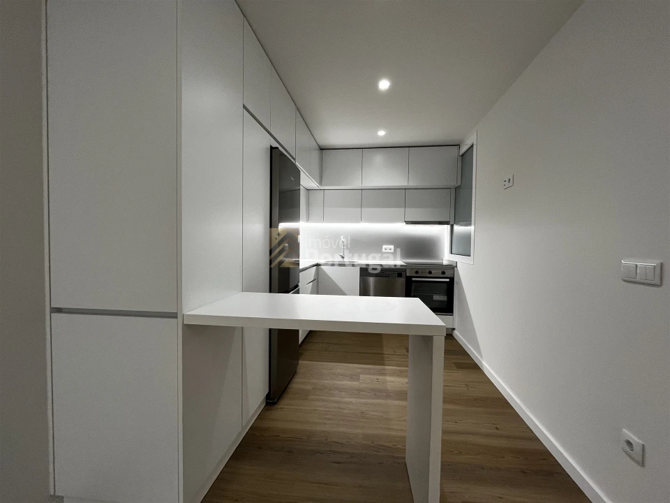 Apartamento T1 para Arrendamento em Braga (Maximinos, Sé e Cividade) Foto 4