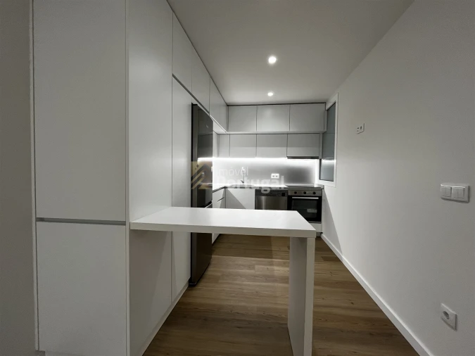Apartamento T1 para Arrendamento em Braga (Maximinos, Sé e Cividade) Foto 4