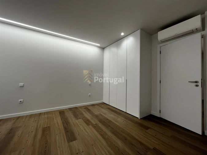 Apartamento T1 para Arrendamento em Braga (Maximinos, Sé e Cividade) Foto 12