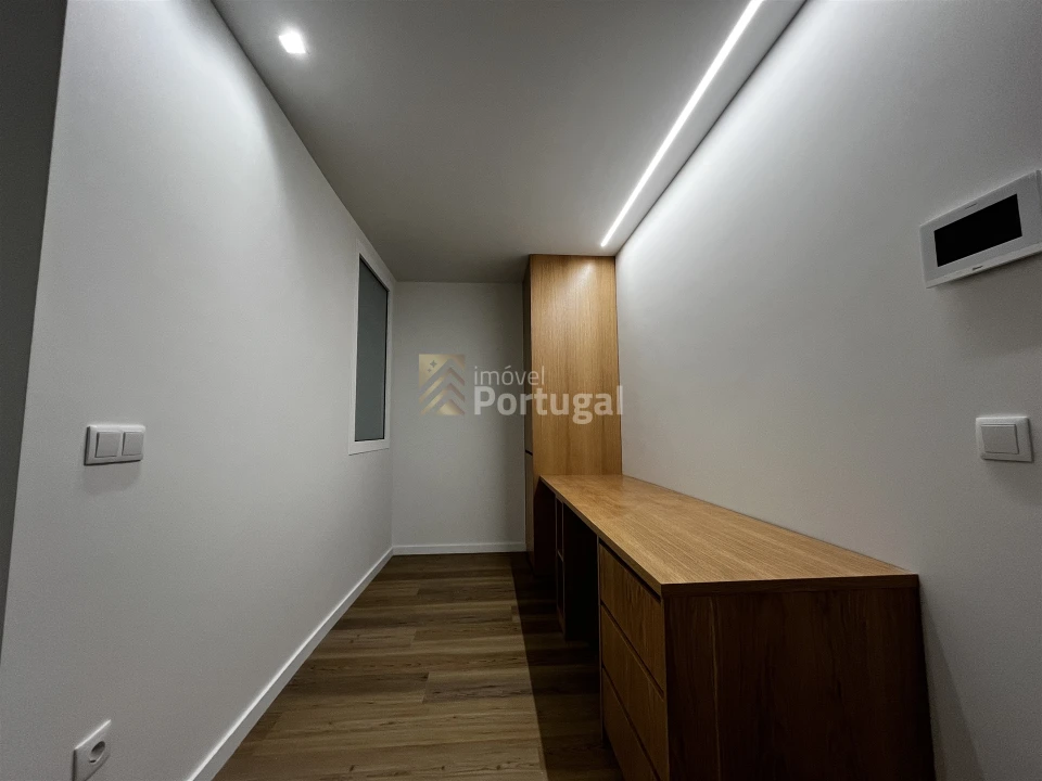 Apartamento T1 para Arrendamento em Braga (Maximinos, Sé e Cividade) Foto 8
