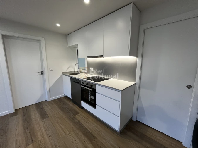 Apartamento T1 para Arrendamento em Braga (Maximinos, Sé e Cividade) Foto 6