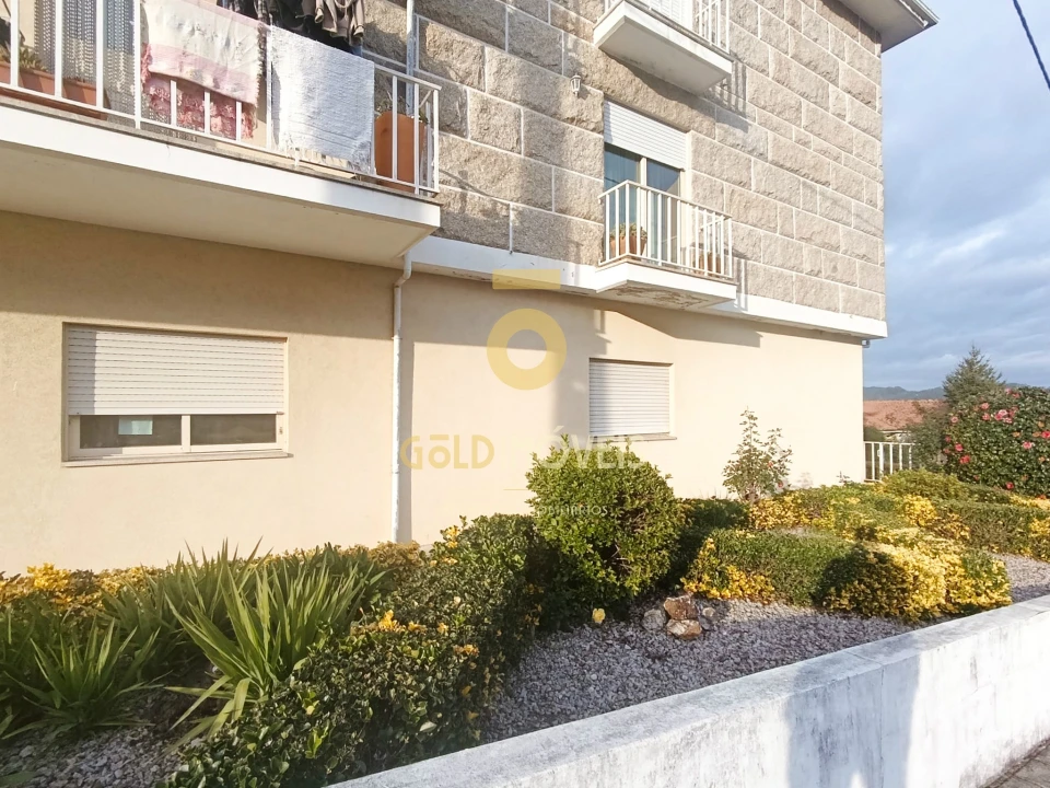 Garagem para Venda em Termas de São Vicente Foto 1