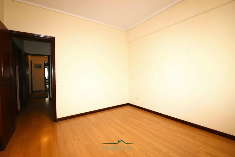 Apartamento T2 para Venda em São João da Madeira Foto 4