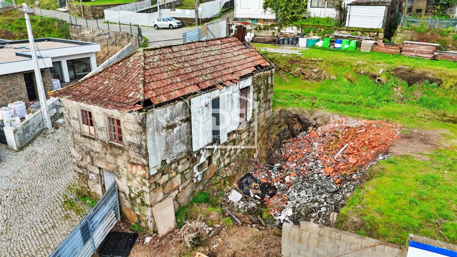 Moradia T2 para Venda em Meinedo Foto 3