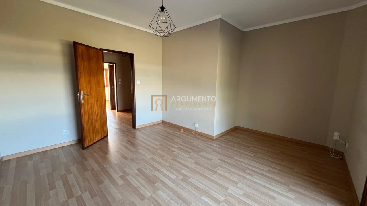 Moradia T3 para Venda em Castêlo da Maia Foto 2