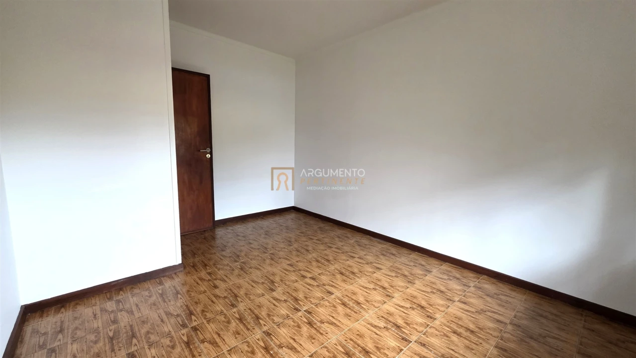 Moradia T3 para Venda em Castêlo da Maia Foto 6