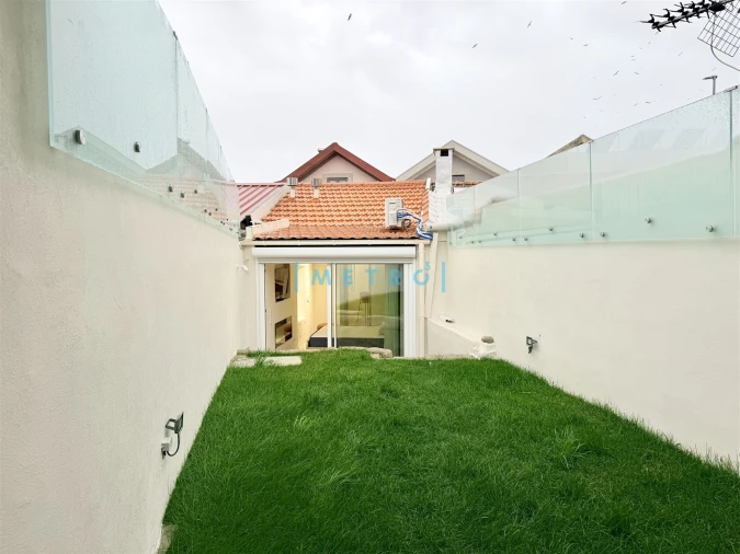 Moradia T1 para Venda em Lordelo do Ouro e Massarelos Foto 1