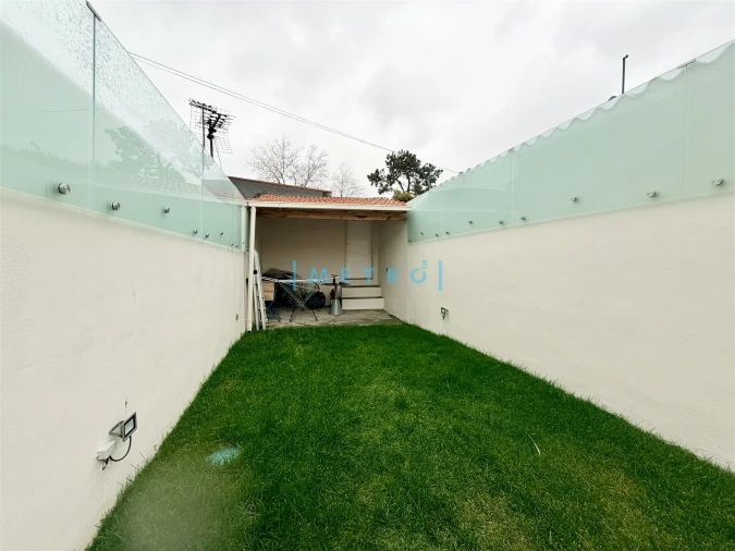 Moradia T1 para Venda em Lordelo do Ouro e Massarelos Foto 14