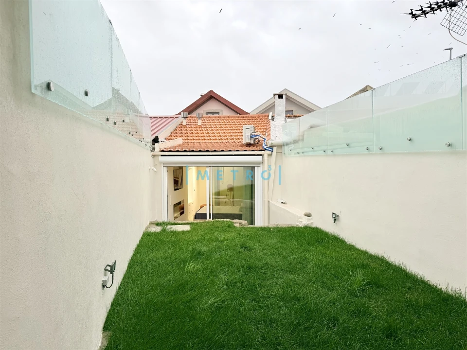 Moradia T1 para Venda em Lordelo do Ouro e Massarelos Foto 1