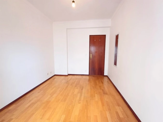 Apartamento T2 para Venda em Buarcos Foto 13