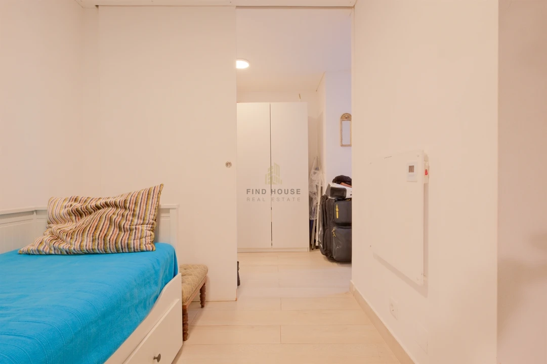 Apartamento T2 para Venda em Santo António Foto 18