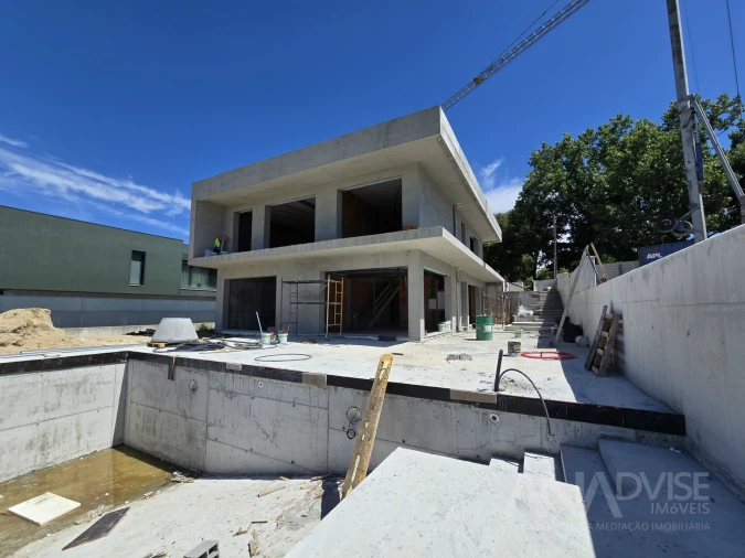 Moradia T4 para Venda em Faíl e Vila Chã de Sá Foto 4