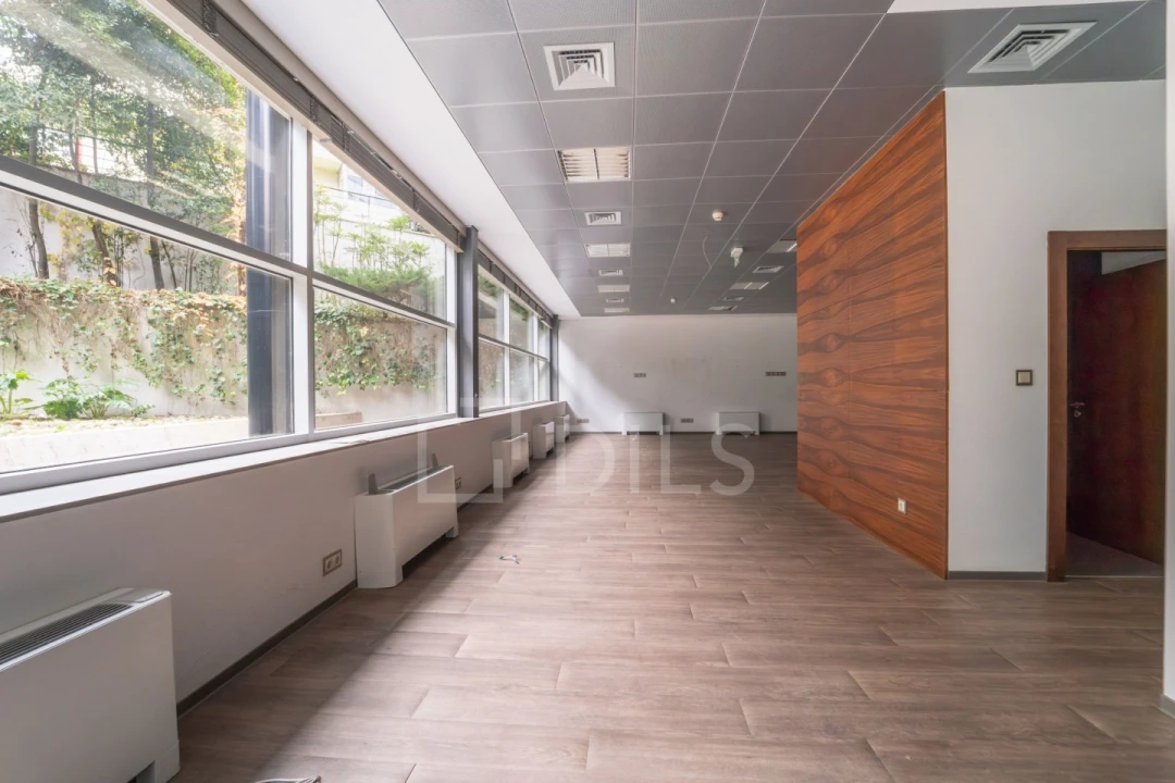 Escritório para Arrendamento em Lordelo do Ouro e Massarelos Foto 11