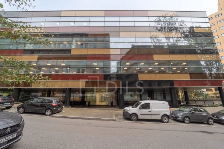 Escritório para Arrendamento em Lordelo do Ouro e Massarelos Foto 20