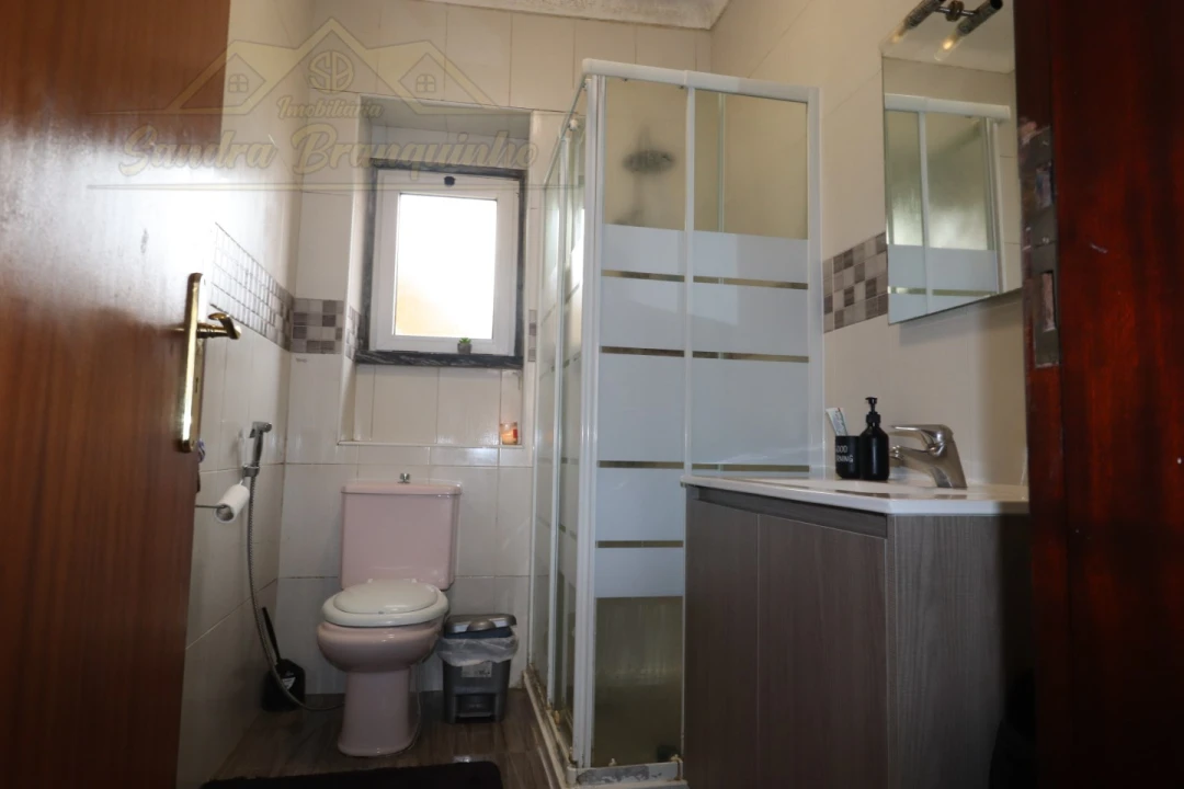 Apartamento T2 para Venda em Santa Maria, São Pedro e Matacães Foto 16