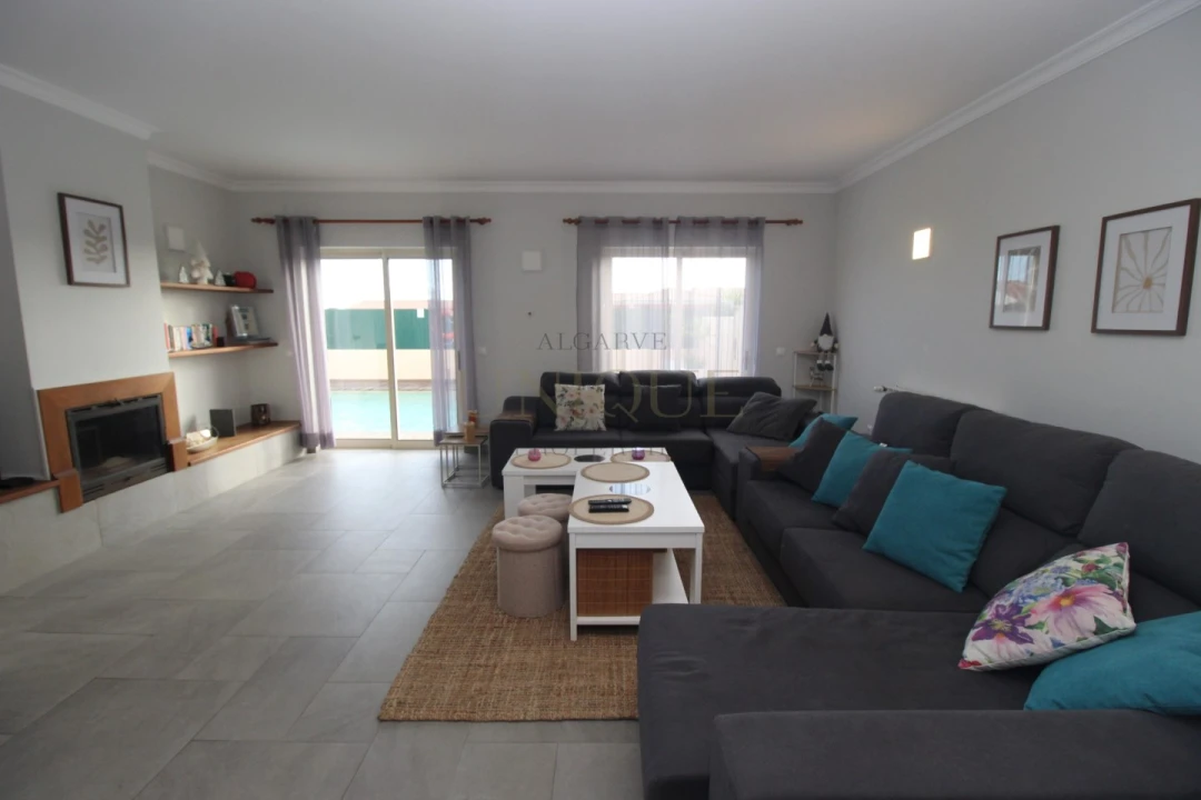 Moradia T4 para Venda em Lagos (São Sebastião e Santa Maria) Foto 3