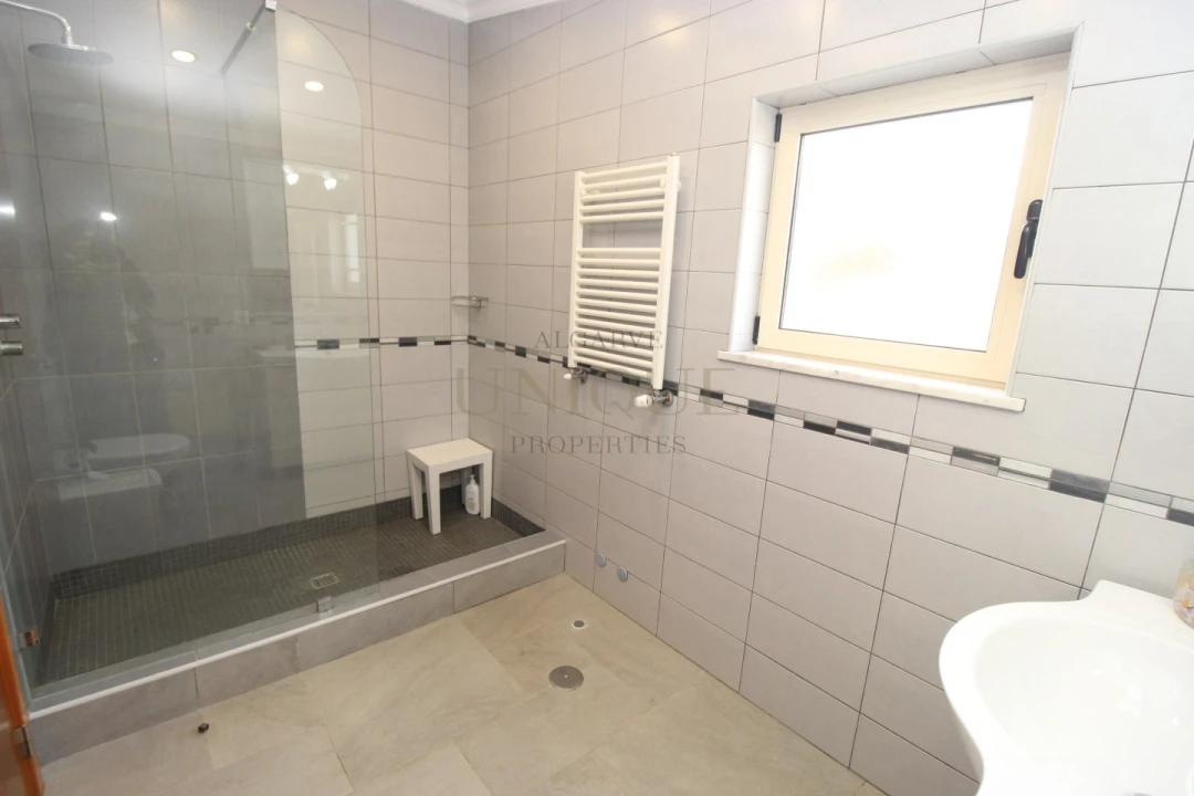 Moradia T4 para Venda em Lagos (São Sebastião e Santa Maria) Foto 12